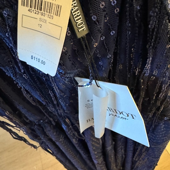 Dress - Picture 3 of 3